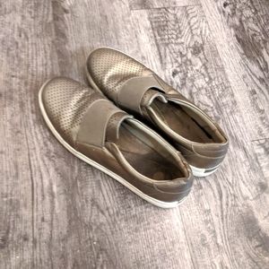 Earth Origins Slip-Ons (Good Condition)